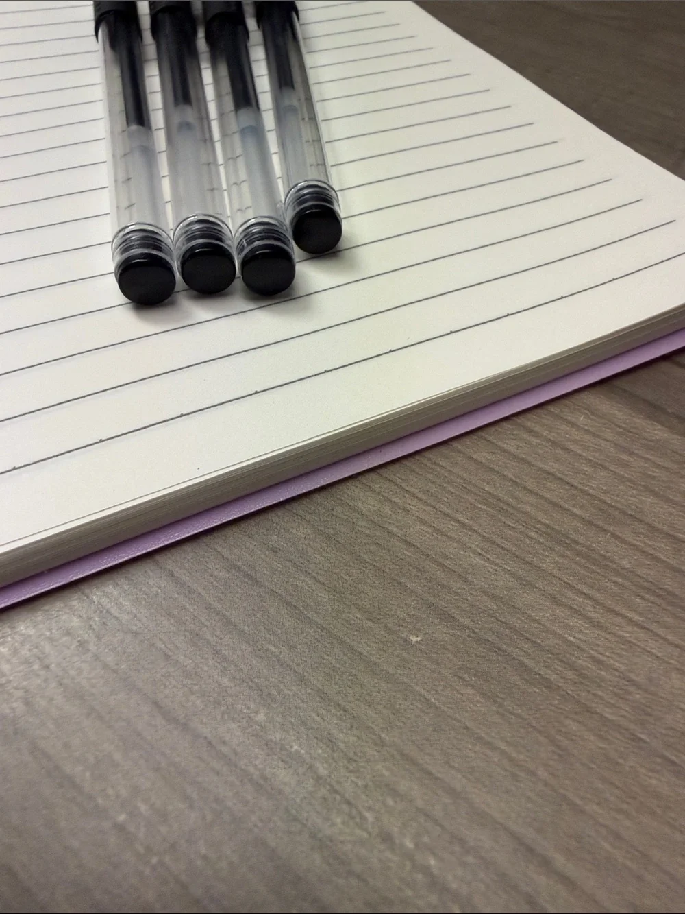 ❣️5/$25❣️Set of 4 Black Ink Gel Pens on Pink Spiral Notebook